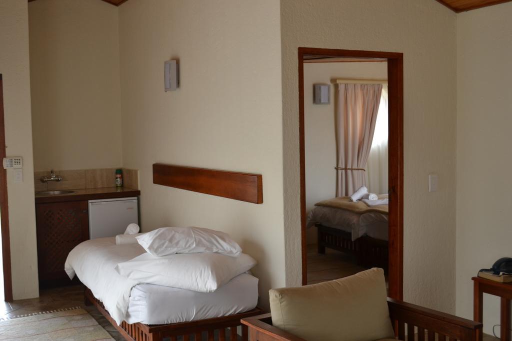 Roessmund Lodge 스바코프문트 객실 사진