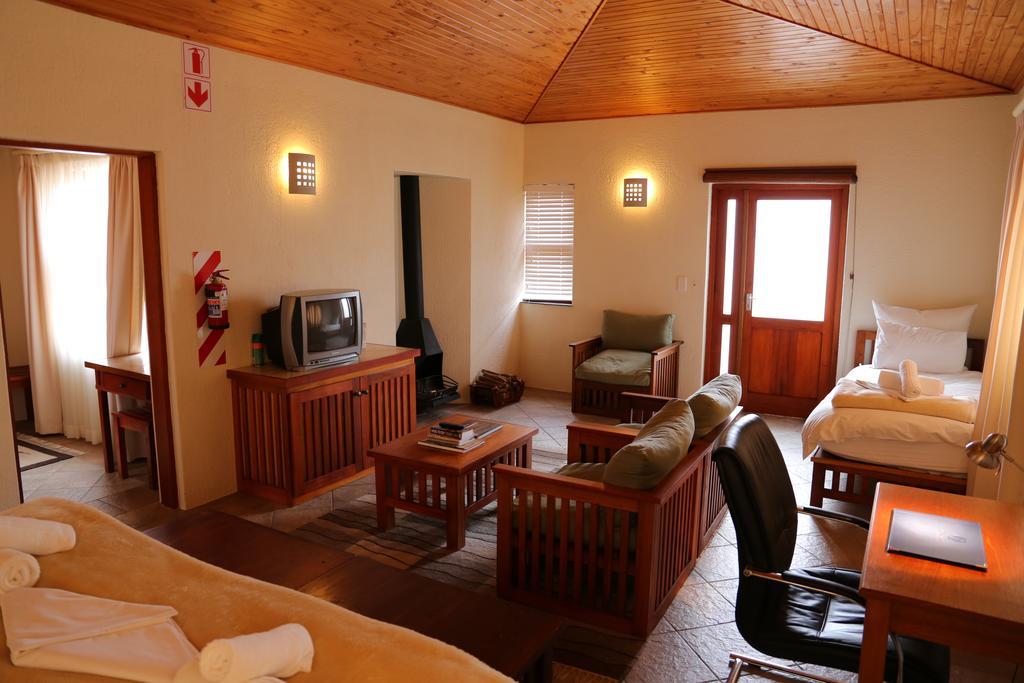 Roessmund Lodge 스바코프문트 외부 사진