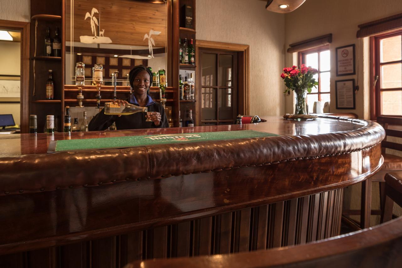 Roessmund Lodge 스바코프문트 외부 사진